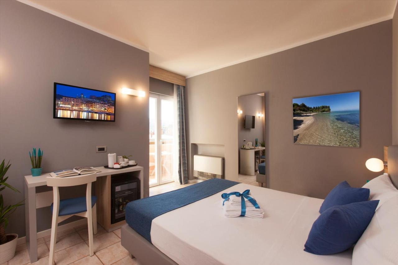 Bike&Boat Argentario Hotel Porto Santo Stefano  Zewnętrze zdjęcie