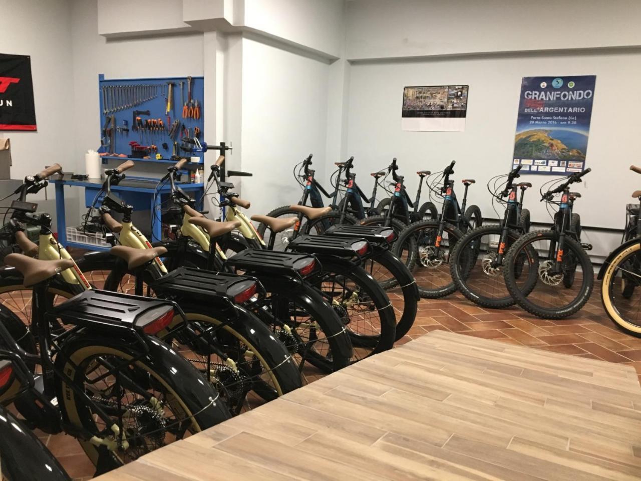 Bike&Boat Argentario Hotel Porto Santo Stefano  Zewnętrze zdjęcie